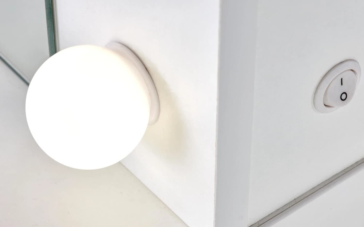 Kosmetinis staliukas HOLLYWOOD 2 XL Kosmetiniai staliukai Miegamojo baldai