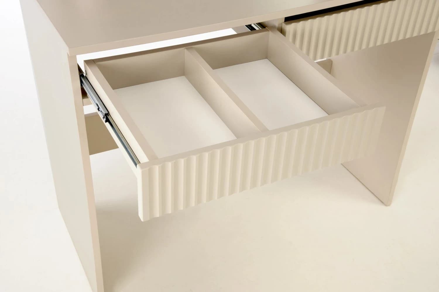 Kosmetinis staliukas HOLLYWOOD Kosmetiniai staliukai Miegamojo baldai