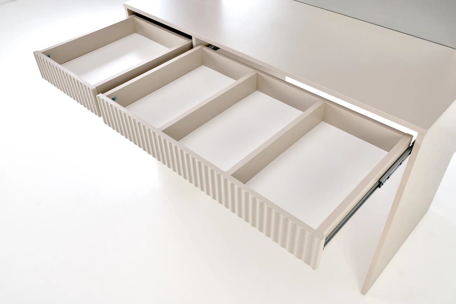 Kosmetinis staliukas HOLLYWOOD 2 XL Kosmetiniai staliukai Miegamojo baldai